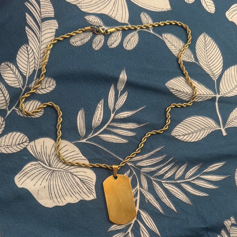 Gold Pendant Necklace